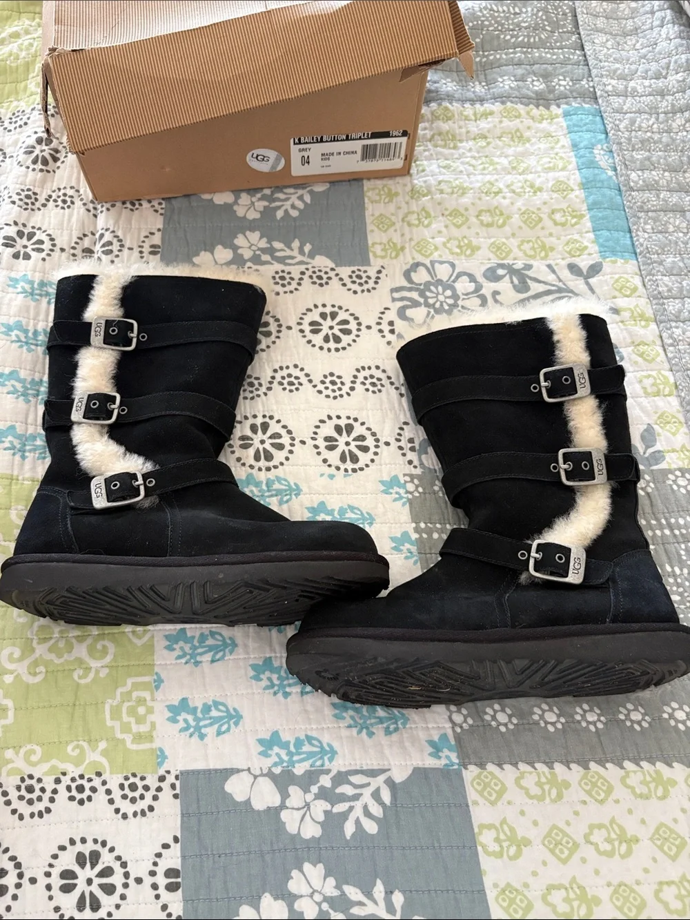 UGG K Maddi II Kids Black Buckle Boots